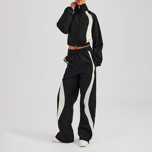 Conjunto de Chándal Impermeable con Capucha Negra Unisex OEM TRENDING, Chaqueta Cortavientos con Cremallera Completa, Estilo Urbano Holgado con Bolsillos Laterales - Product Image 5