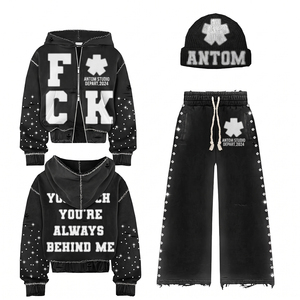 Conjunto de ropa Y2K con pedrería y efecto desgastado: Sudadera con capucha y cremallera con gráfico personalizado, pantalones de chándal de pierna ancha y gorro. Estilo Punk Gótico Streetwear. - Product Image 1