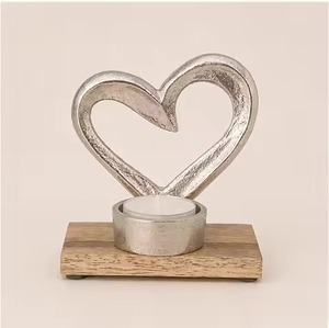 Portavelas Navideño Decorativo de Metal Hecho a Mano, Decoración de Mesa Premium para la Temporada - Product Image 3