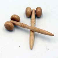 Accessoires en bois faits à la main au design unique pour la décoration créative de la maison