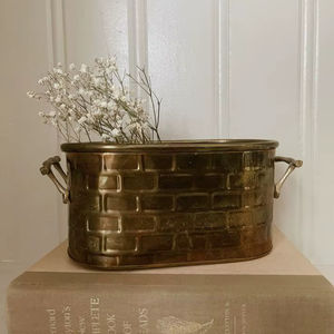 Jardinière en métal pour balcon, décoration extérieure d'appartement avec design gain de place et finition résistante à la rouille - Product Image 1