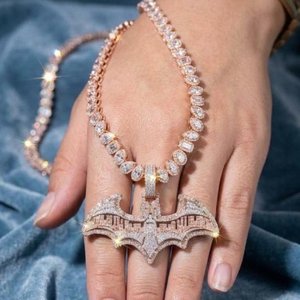 Collier pendentif chauve-souris en moissanite couleur or rose, bijou avec breloque en pierre ovale et carrée pour femme - Product Image 2