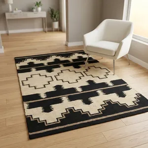 Tapis rectangulaire moderne géométrique en jute écologique, noir et beige, tufté à la main, à poils ras, avec envers antidérapant en latex - Product Image 1