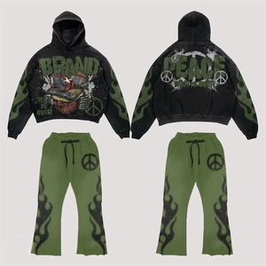 Survêtement surdimensionné en coton 100% avec logo personnalisé, sweat à capuche orné de strass et pantalon évasé imprimé - Product Image 4
