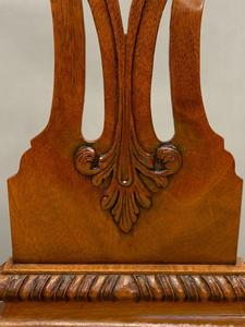 Sillón Antiguo de Madera de Caoba Tallada Estilo Chippendale - Product Image 3