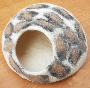 Coussin pour chat en feutre de laine fait main, non amovible, pour chats - Product Image 3