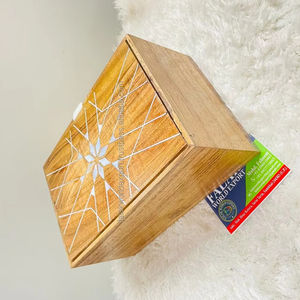 Boîte à bijoux en bois incrustée de nacres Organisateur élégant pour femmes et filles Artisanat en bois artisanal et panneaux muraux par FWE - Product Image 1