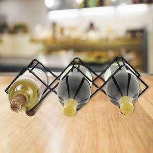 Moderno Exhibidor de Vino Cuadrado con Patas de Madera, Organizador de Botellas de Hierro Negro Minimalista para Hotel, Independiente, Capacidad de 3L, con Ruedas - Product Image 6