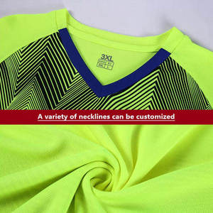 Camiseta de Fútbol Negra Transpirable de Alta Calidad al por Mayor para Hombre con Logotipo Personalizado de Manga Corta - Product Image 4