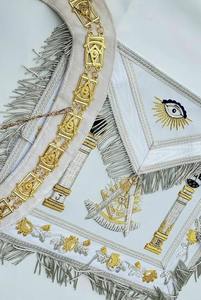 Conjunto de Collar y Mandil Masónico de la Gran Logia Azul, Bordado, con Diseño de Compás y Escuadra Chapados en Oro - Product Image 3