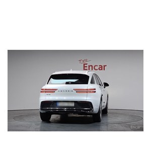 Genesis GV70 2.5T Gasolina 2WD con Caja de Cambios Automática, Asientos de Cuero, Cámara Trasera - Junio 2024, 14,450 km - Product Image 4