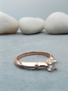 Anillo de compromiso clásico certificado para mujer, con diamante VVS cultivado en laboratorio, oro de 14k/18k, engaste de púas certificado - Product Image 3