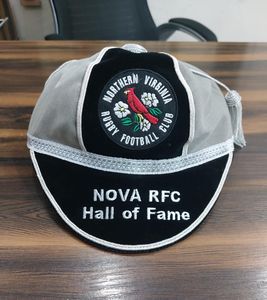 Gorra de Terciopelo al por Mayor con Logotipo Personalizado Bordado, Ajustable con Broche, Unisex, para Graduación, OEM ODM - Product Image 1