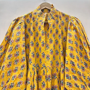 เสื้อคอวีผ้าฝ้ายพิมพ์ลายดอกไม้แบบแฮนด์บล็อก เป็นมิตรกับสิ่งแวดล้อม แขนสามส่วน แต่งระบายลูกไม้ทำมือ ซักได้ ไม่ยับง่าย สไตล์ธรรมชาติ เหมาะสำหรับโอกาสที่เป็นทางการ - Product Image 3