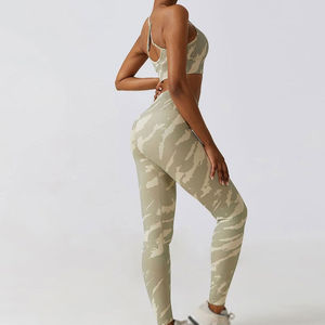 Conjunto de Yoga de Diseño Personalizado a Precio de Mayoreo, Ropa de Yoga de Secado Rápido, Conjunto de 2 Piezas para Mujer, el Mejor Material para Entrenamiento, Conjunto de Yoga en Venta - Product Image 3