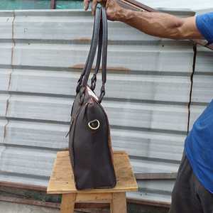 Sac à bandoulière Western Tooled en cuir de vachette et fourrure, sac fourre-tout à deux poignées, portable, pour usage quotidien, au prix de gros - Product Image 3