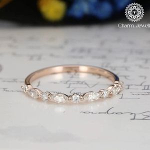 Bague de fiançailles pour femme en moissanite plaqué or rose, taille coussin, avec sertissage à griffes et accents latéraux floraux, style classique - Product Image 4