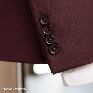 Traje de Dos Piezas a Medida para Hombre en Borgoña Oscuro - Colección de Colores Naturales |   Chaqueta y Pantalones de Corte Entallado de Alta Costura - Product Image 5