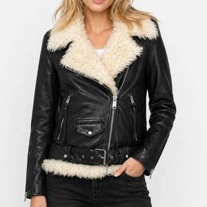 Veste en cuir noir pour femme, style moto, avec garniture en fourrure, fermeture éclair, style hiver - Product Image 4