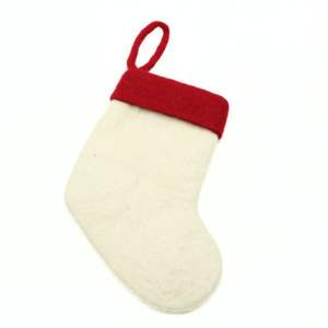 Chaussette de Noël Festive pour Animaux de Compagnie – Chaussette en Feutre Rouge et Blanc avec Empreintes de Pattes – Faite à la Main pour Noël - Product Image 2