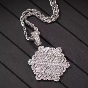 Pendentif en moissanite Vintel VE116 sur le thème des flocons de neige, argent 925 plaqué or, micro-incrustation, style hip-hop, collier unisexe, cadeau - Product Image 5