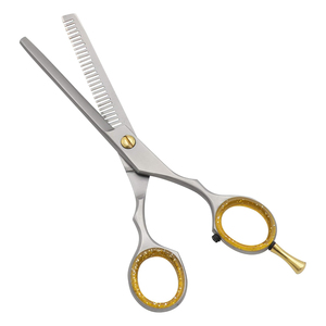 Ensemble de ciseaux de barbier personnalisés 5,5 pouces, rasoir de barbier, ciseaux de coupe avec peigne, kit de ciseaux en acier allemand avec étui à fermeture éclair - Product Image 4