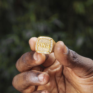Anillo de sello cuadrado con incrustaciones de moissanita, plata de ley 925, borde de baguette, estilo hip hop, joyería urbana para hombre - Product Image 1