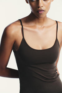 Conjunto de Yoga para Mujer con Tela Suave sin Costuras, Transpirable, Flexible y con Soporte, Perfecto para un Estilo de Vida Activo, Gimnasio, Pilates - Product Image 2