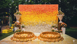 Escenario para la Ceremonia Haldi del Sur de Asia con Decoración Tradicional, Accesorios Vintage Modernos de Fibra de Vidrio, para Rituales Indios al Aire Libre, Configuración para Haldi en EE. UU. - Product Image 4