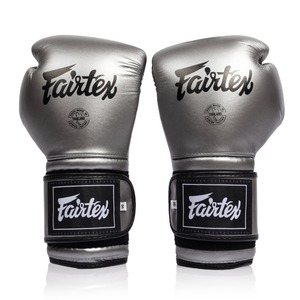 Gants de boxe professionnels Fairtex gris et noir pour le combat, en cuir véritable, durables, pour la compétition, avec technologie d'évacuation de l'humidité. - Product Image 5