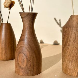 Vase de table en teck moderne artisanal sculpté, design rustique, style Japandi minimaliste, décoration intérieure - Product Image 5