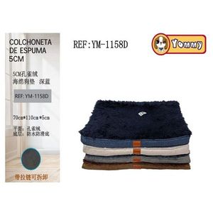 Colchoneta de Espuma para Mascotas Yommy, 70x110x5cm, Azul Oscuro, Base Impermeable de Felpa, Cama para Perro - Product Image 1