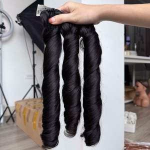 Vente en gros d'extensions de cheveux vierges crus vietnamiens 100% cheveux super doubles avec tissage de couleur naturelle - Product Image 4