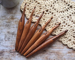 เข็มโครเชต์ไม้ HASAN CRAFT สำหรับเย็บมือ เป็นมิตรกับสิ่งแวดล้อม ปรับความยาวและความหนาได้ คุณภาพพรีเมียม ผลิตด้วยมือ - Product Image 4
