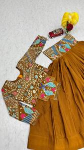 Traje LAHENGA CHOLI de CHINON con bordado de hilo de lentejuelas, diseños VISHNU K, traje tradicional de fiesta hasta el suelo - Product Image 6