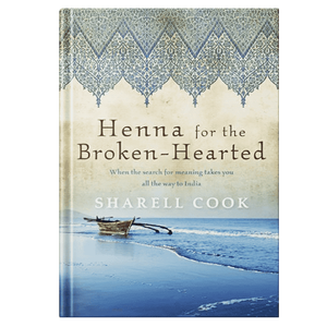 Henna pour les cœurs brisés par l'auteur Sharell Cook, impression de livre broché personnalisé à couverture souple - Product Image 1