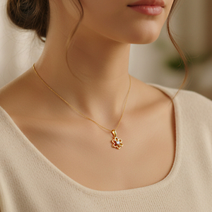 Pendentif en or jaune avec diamant rond brillant cultivé en laboratoire, charme minimaliste pour un usage quotidien - Product Image 4
