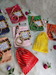 Juego de Bolsas Potli Leheriya Hechas a Mano para Mujer, Bolsa Étnica con Cordón, Bolsa de Regalo para Novia, Bolsas Festivas para Recuerdos, con Adornos de Espejo - Product Image 1