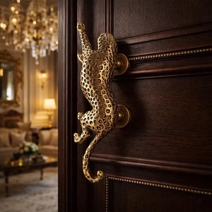 Manija de puerta de hierro forjado resistente al óxido, fácil de instalar, con diseño de guepardo en tonos dorados y un patrón de lunares. - Product Image 6
