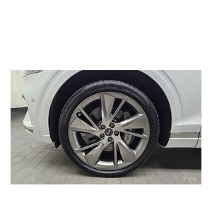 Genesis GV70 2024 2.5T Gasolina AWD 26,894 km Caja de Cambios Automática Asientos de Cuero Volante a la Izquierda Cámara Trasera - Product Image 5