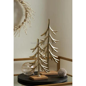 Hoja de hierro Pino Árbol Objetos Estrella en la parte superior Oro Acabado Metal Navidad Tre Accent Vajilla Objetos Decorativos Navidad Showpieces - Product Image 6