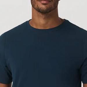 Camiseta de Hombre Azul Marino Oscuro con Logotipo Personalizado, Premium, Suave al Tacto, Casual, Cuello Redondo, Manga Corta, Estilo Moderno - Product Image 4