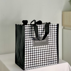 กระเป๋าหิ้วแบบมีซิป สะพายไหล่ ใช้ซ้ำได้ รีไซเคิลได้ ผลิตตามสั่ง ทำจากพลาสติก ผ้าไม่ทอ PP สายรัด RPET กระเป๋าช้อปปิ้งอเนกประสงค์ ผลิตในเวียดนาม - Product Image 4