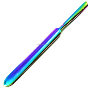 Ensemble d'outils repousse-cuticules double tête en acier inoxydable réutilisable pour manucure et pédicure avec finition arc-en-ciel - Product Image 4
