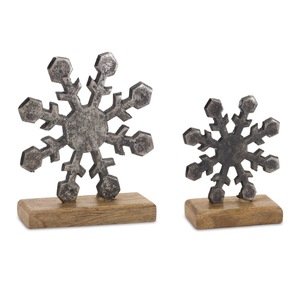 Decoraciones navideñas de copos de nieve metálicos estilo vintage hechas a mano sobre base de abedul - Product Image 2