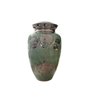 Urna Funeraria de Latón con Flores en Verde Azulado y Dorado para Cenizas Humanas, Apta para Entierro en Cementerio o Nicho, Modelo Rose Lisette, Tamaño Personalizado - Product Image 1