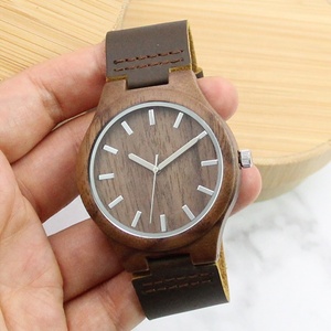 Orologio da polso <span class=keywords><strong>in</strong></span> <span class=keywords><strong>legno</strong></span> di noce naturale realizzato a mano <span class=keywords><strong>in</strong></span> vera pelle di mucca orologio <span class=keywords><strong>in</strong></span> <span class=keywords><strong>legno</strong></span> regalo di anniversario per lui o lei - Product Image 6