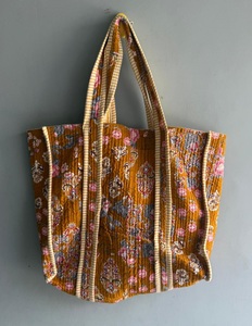Bolso tote bohemio de lona acolchada con estampado, tipo shopper, con dos asas y parte superior abierta, para viajes diarios, regalo para ella. - Product Image 1