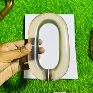 Sculpture Murale Décorative Abstraite Géométrique en Chaînes Acryliques Multicolores – Ornement Moderne pour Maison et Jardin - Product Image 4
