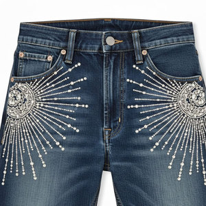 Shorts de Mezclilla con Pedrería, Proveedor de Marca Privada, Diseño de Tela Personalizado, Opciones de Acabado para Marcas - Product Image 4